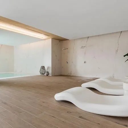 Luxury 3br With Private Terrace Apartmán