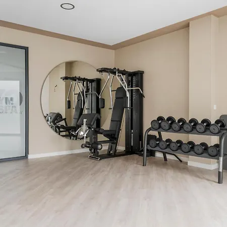 Luxury 3br With Private Terrace Apartmán